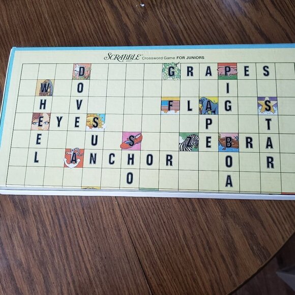 Scrabble For Juniors Board Game, Edition 5 by Selchow & Righter, Vintage 1982 - Picture 7 of 11
